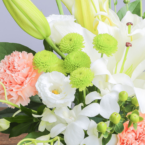 お供え花　仏花　クレマチスと百合アレンジ 高品質]御仏壇用のお供え花（クレマチス 薄紫）｜お墓へのお供え
