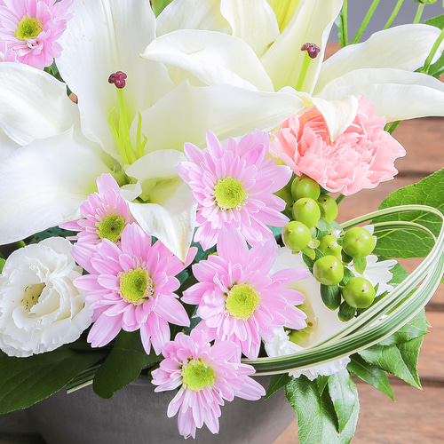 お供え花　仏花　クレマチスと百合アレンジ 2f3752d3be9143dbc2b978bd07c275
