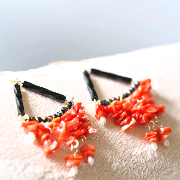 赤珊瑚×淡水パールのフリンジピアス》 ピアス（フック・チェーン 