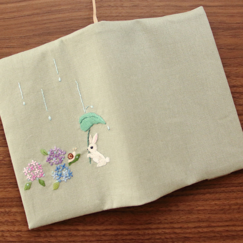 刺繍 ブックカバー うさぎと紫陽花 ブックカバー Himirolis 通販