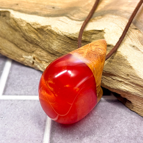 〜カヤ　☪︎⋆☽様〜新作　天然石　レジンネックレス　【猫紅葉】 カヤ ☪︎⋆☽様〜新作 天然石 レジンネックレス 【猫紅葉】