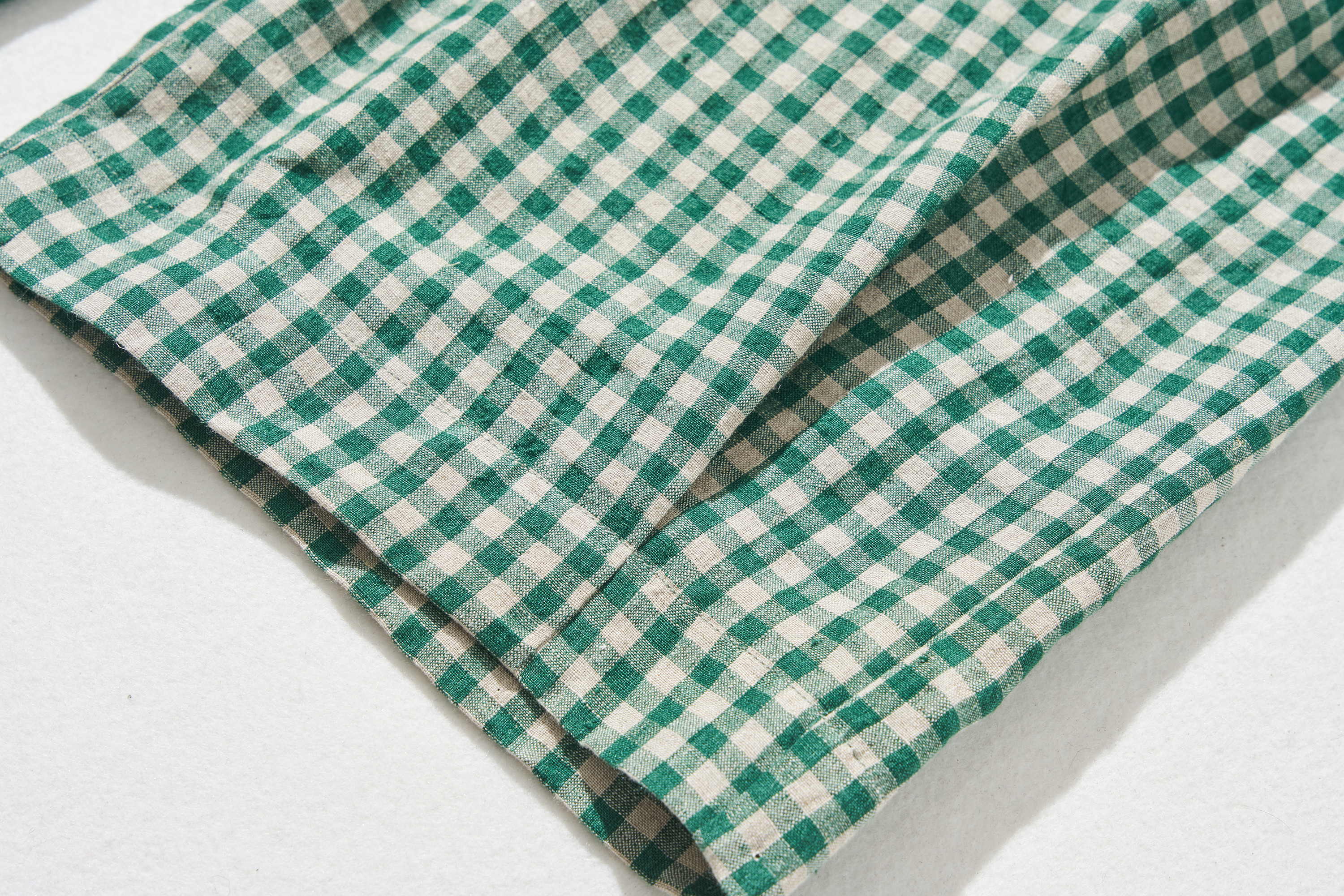 清涼感のあるナチュラルな雰囲気のリネンパンツ　ロングパンツ　チェック柄緑色　240520-2