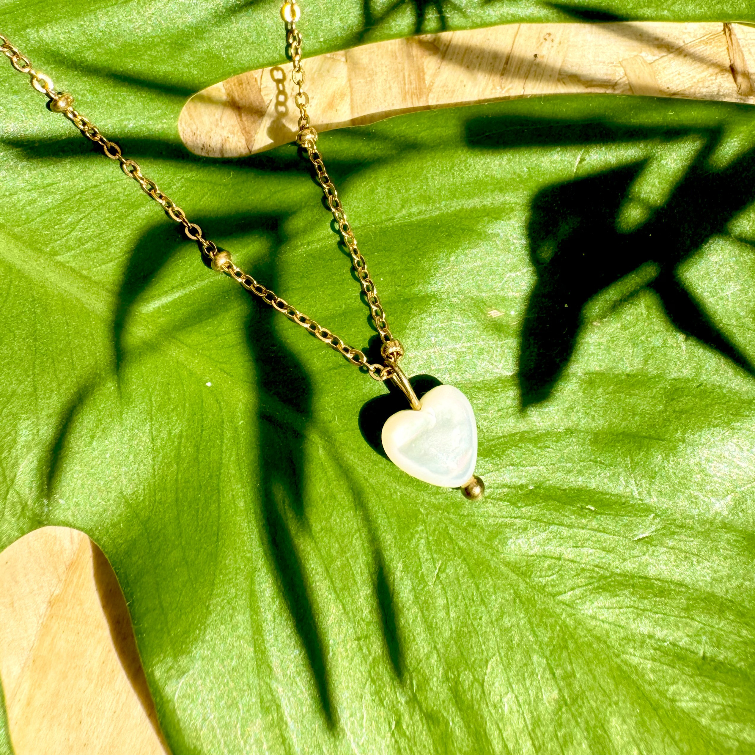 高品質AAAランク＊マザーオブパール【1粒ハートネックレス】選べる