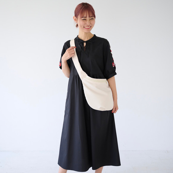 ﾓﾘﾉｶﾞｯｺｳ シワになりにくい エスニック刺繍ワンピースドレス(ブラック)｜mg-op18-bk 8枚目の画像