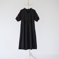 ﾓﾘﾉｶﾞｯｺｳ シワになりにくい エスニック刺繍ワンピースドレス(ブラック)｜mg-op18-bk 7枚目の画像