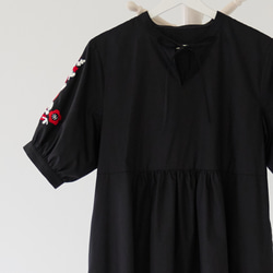 ﾓﾘﾉｶﾞｯｺｳ シワになりにくい エスニック刺繍ワンピースドレス(ブラック)｜mg-op18-bk 16枚目の画像