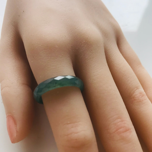 楽天市場】グアテマラ産 翡翠 ヒスイ jade くりぬき リング
