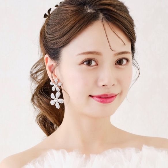 EK18 大ぶりイヤリング　ブライダルイヤリング　ウェディングイヤリング　結婚式  おしゃれ花嫁 1枚目の画像