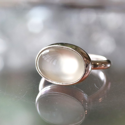 ムーンストーン手彫りシルバーリング 楽天市場】リングムーンストーン シルバー925 : umu（アム）