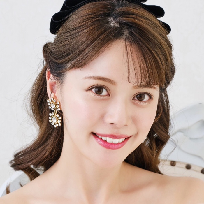 EK16_G 大ぶりイヤリング　ブライダルイヤリング　ウェディングイヤリング　結婚式  おしゃれ花嫁