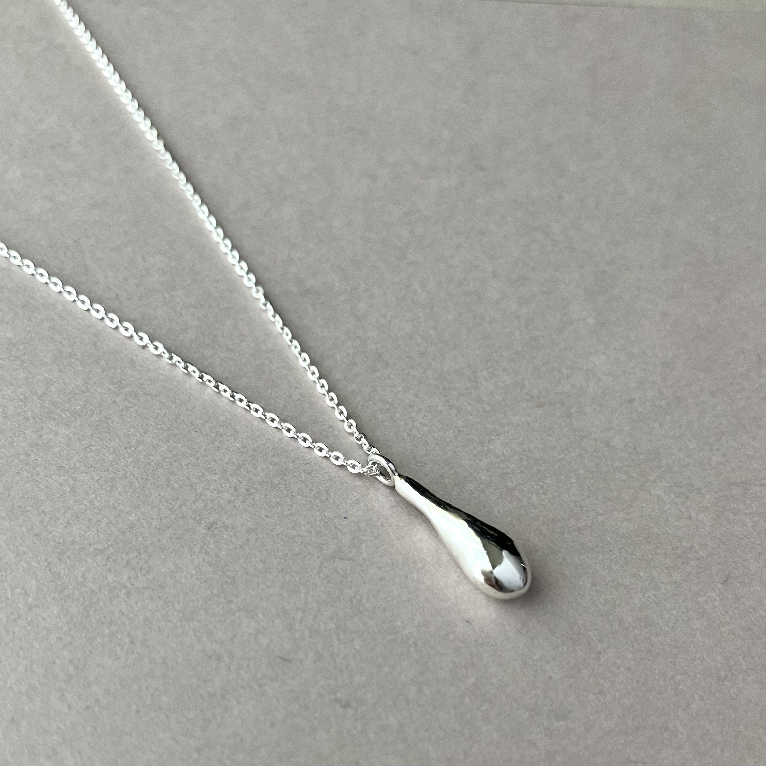 ニュアンスドロップネックレス　シルバー925 40cm チェーン　しずく