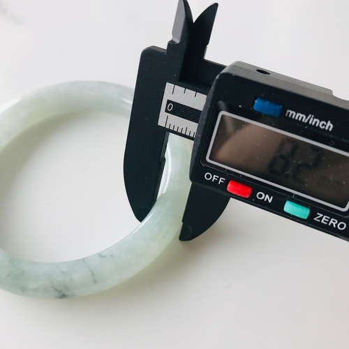 B810-0107] ジェイド JADE ヒスイ 本翡翠 バングル 天然石 ミャンマー