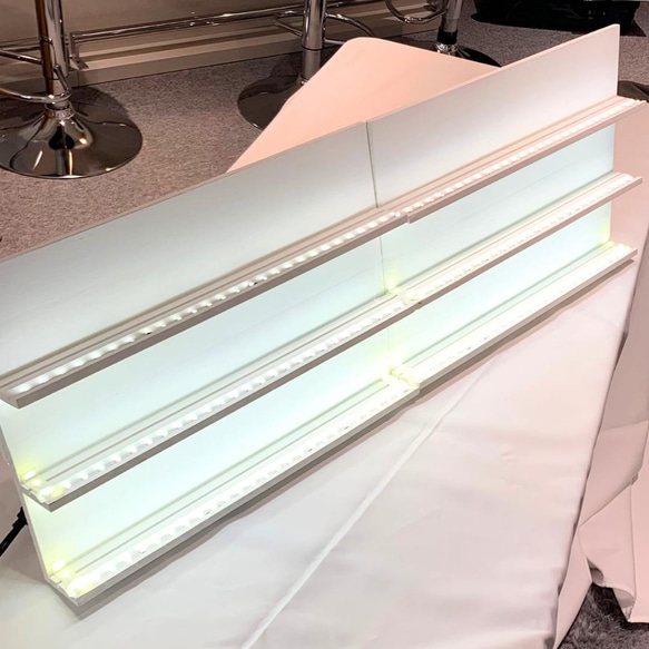 LEDライト付き　木製傾斜ディスプレイ　２台セット　マルシェ　イベント用 