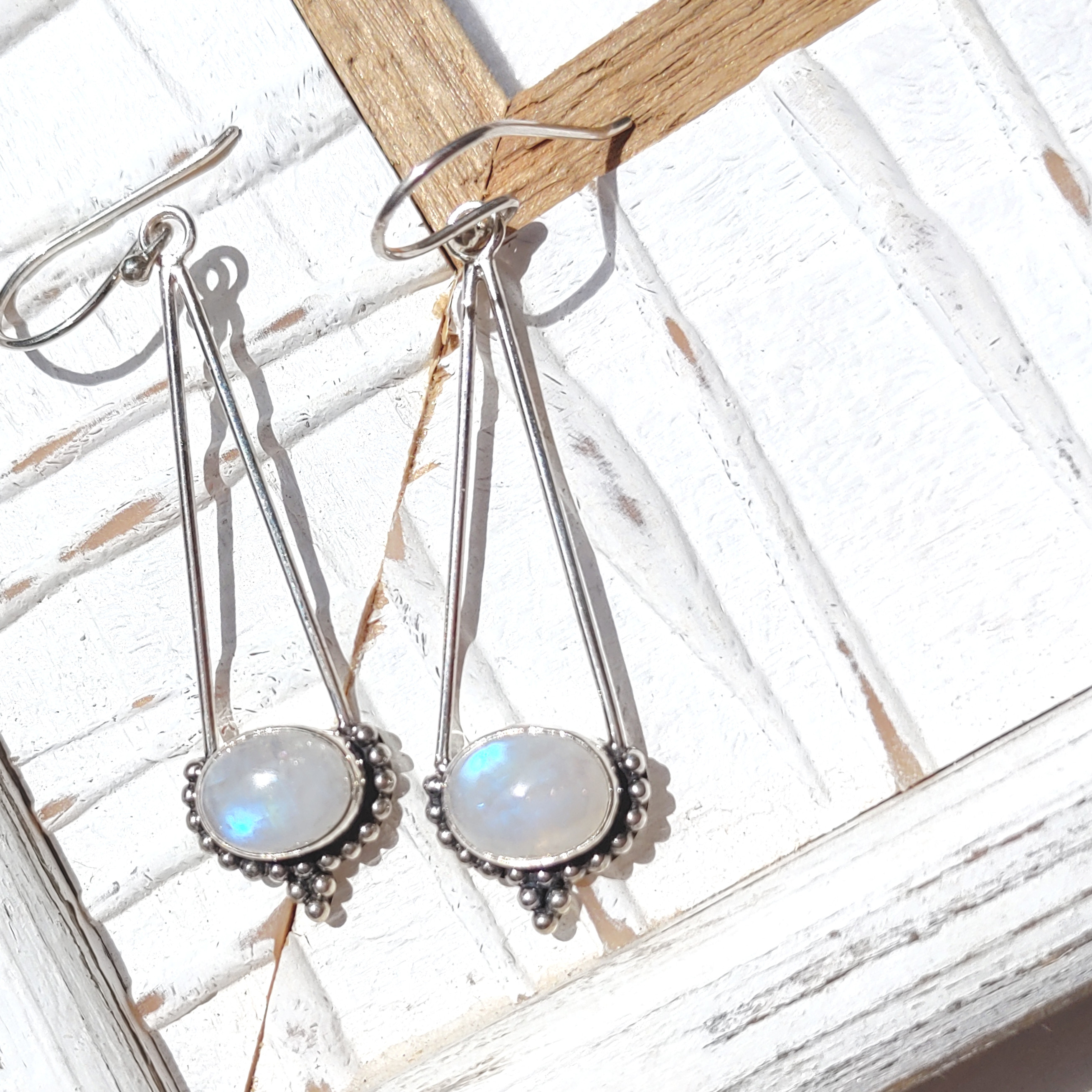 ❁Luna shining earrings silver925❁美しいレインボームーンストーン
