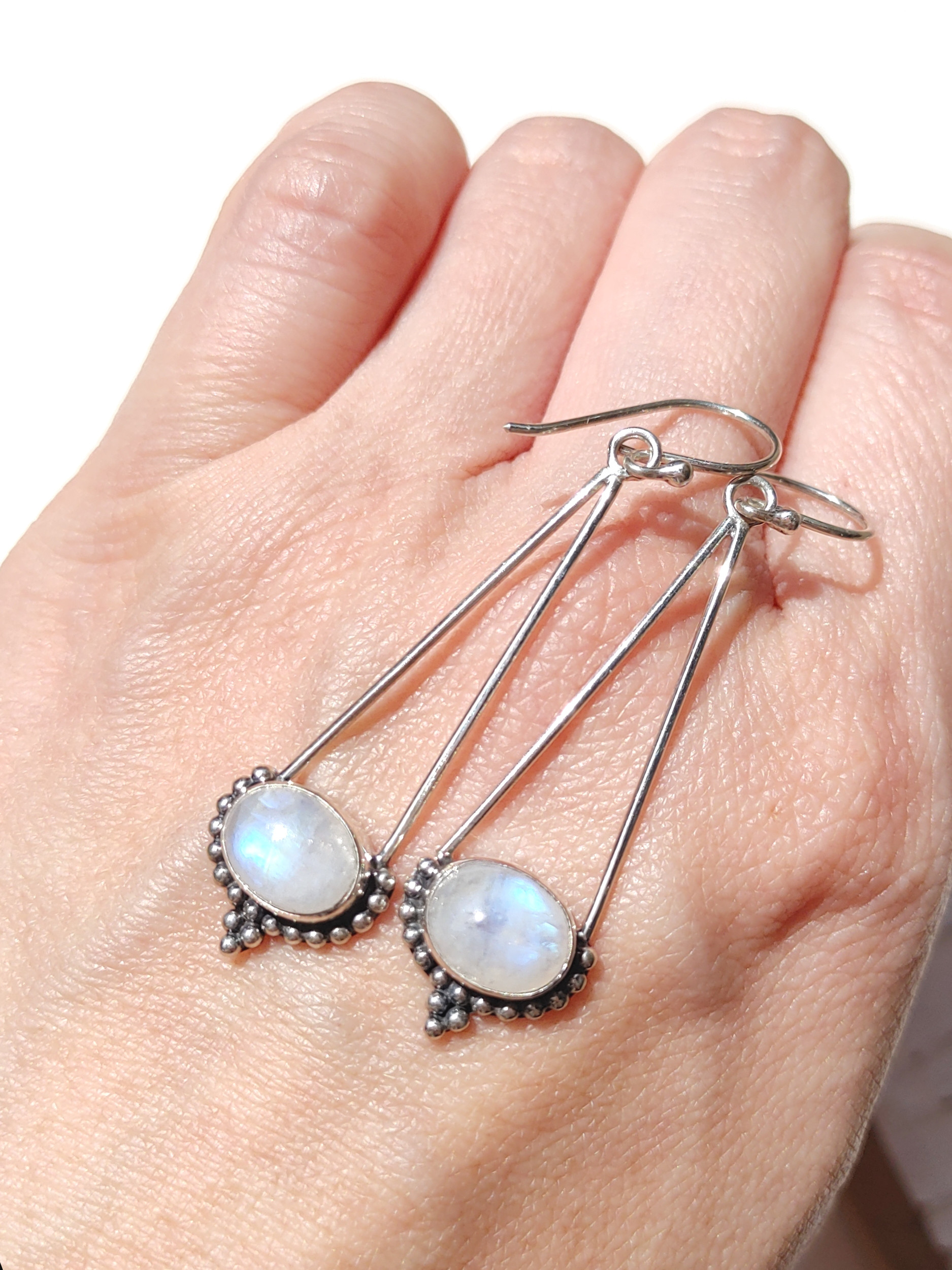 ❁Luna shining earrings silver925❁美しいレインボームーンストーン