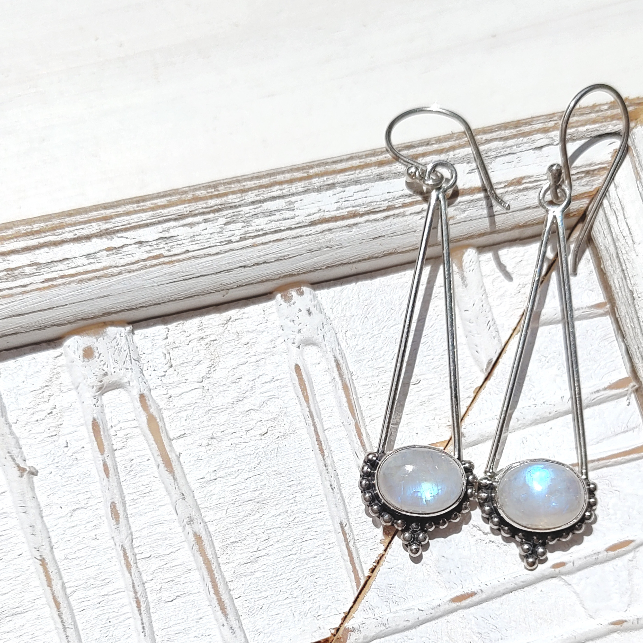 ❁Luna shining earrings silver925❁美しいレインボームーンストーン