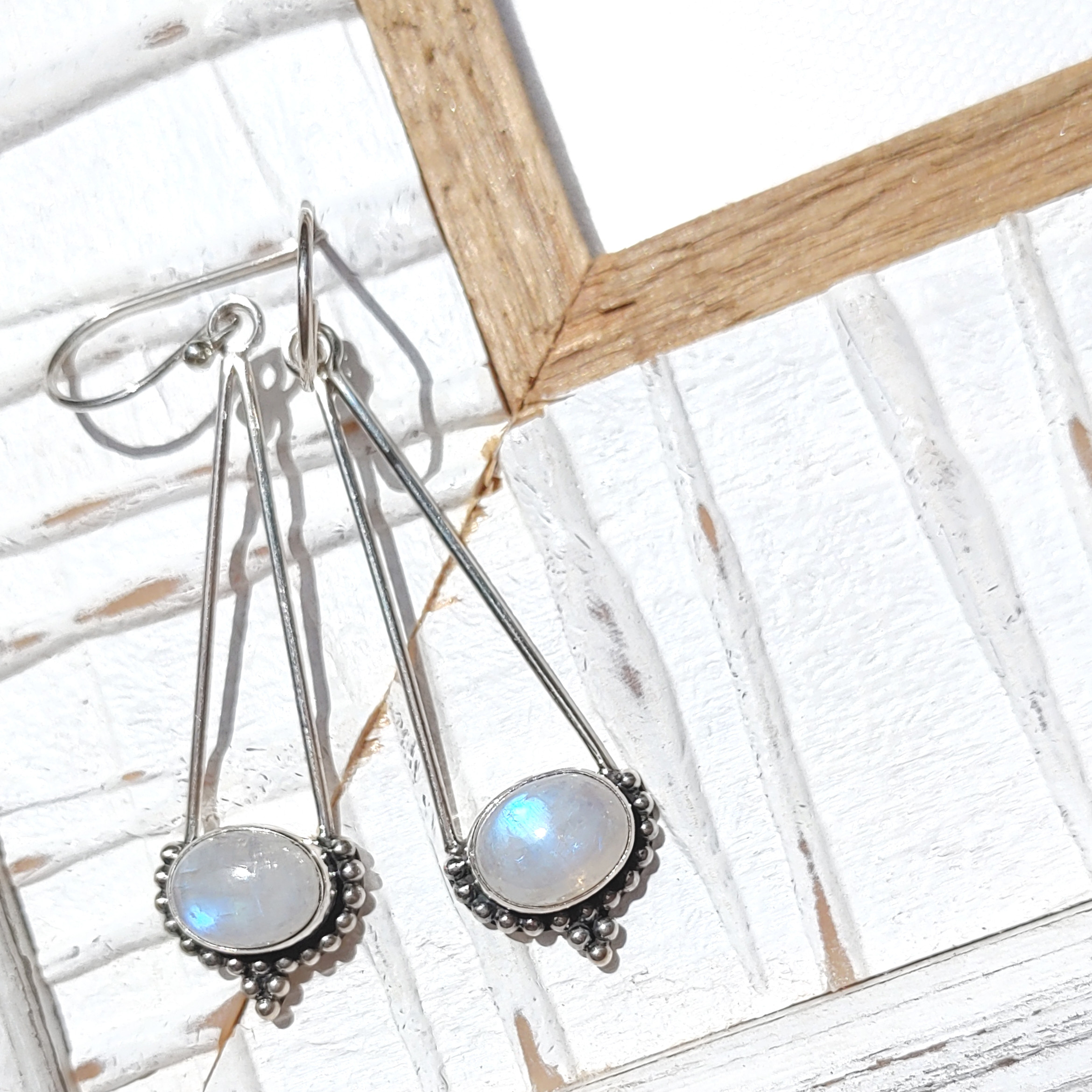 ❁Luna shining earrings silver925❁美しいレインボームーンストーン