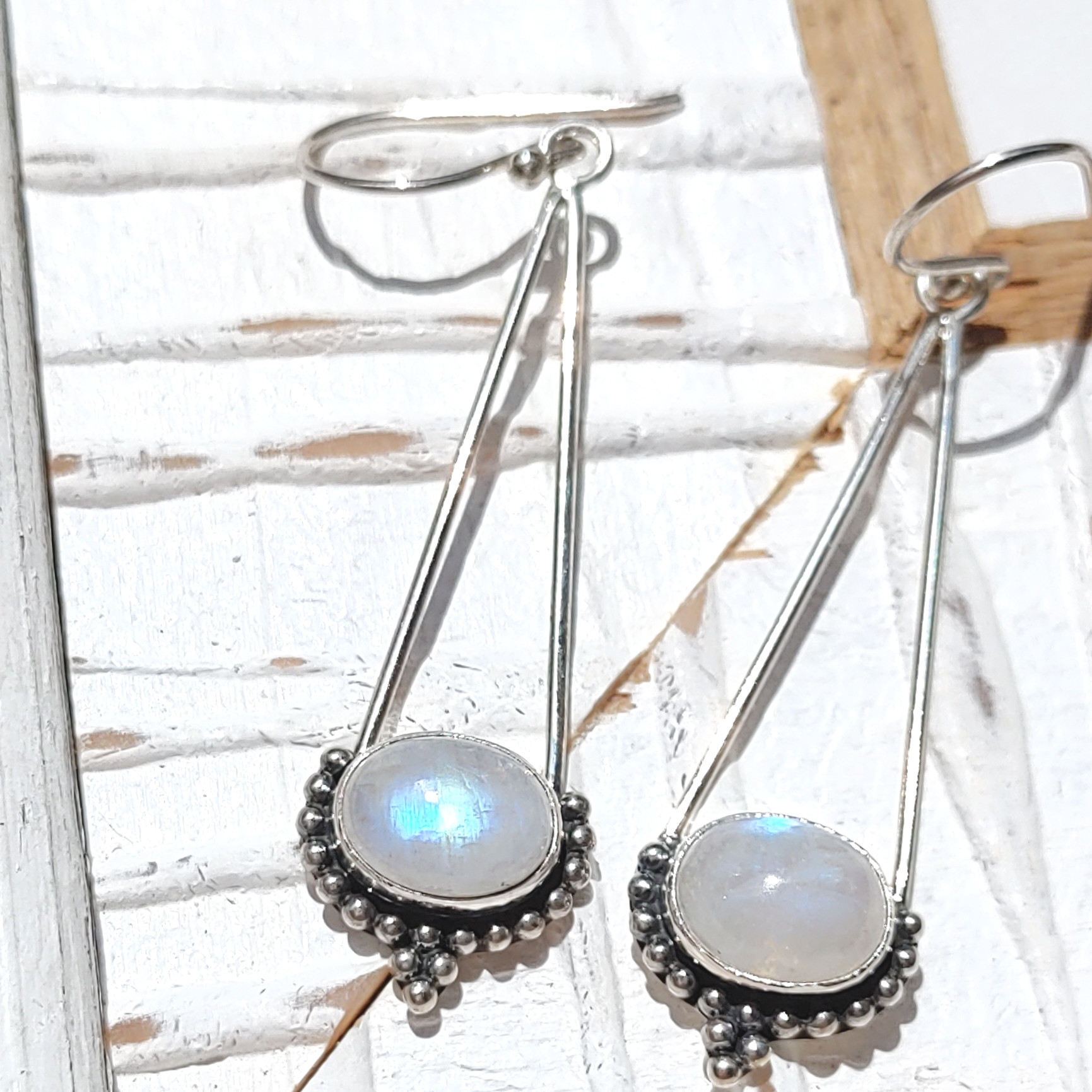 ❁Luna shining earrings silver925❁美しいレインボームーンストーン