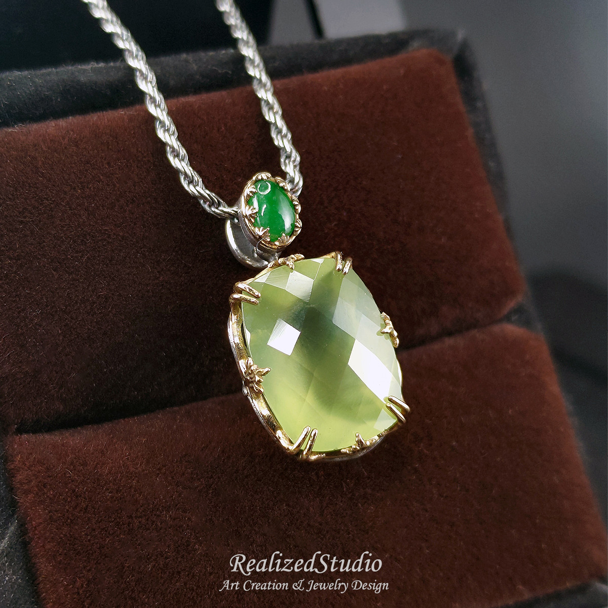 中空レースデザインの宮殿スタイルのペンダント - プレナイト、S925 シルバー。