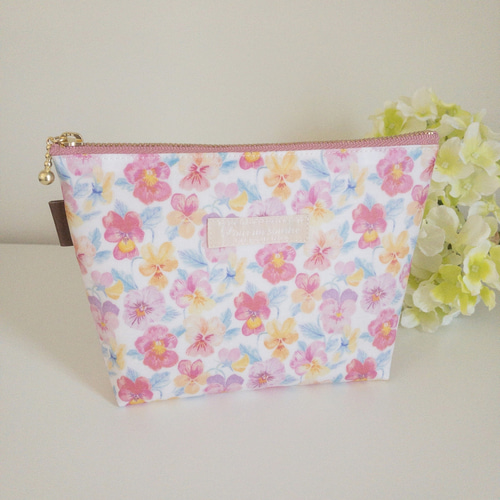 マチつきポーチ（コスメポーチ/サニタリーポーチ）＊リバティ