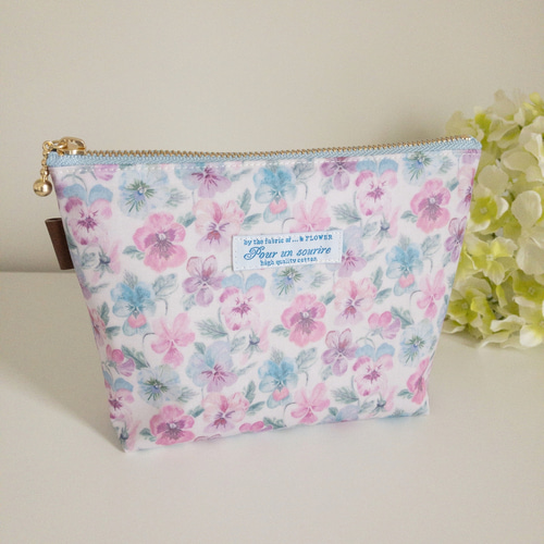 マチつきポーチ（コスメポーチ/サニタリーポーチ）＊リバティ