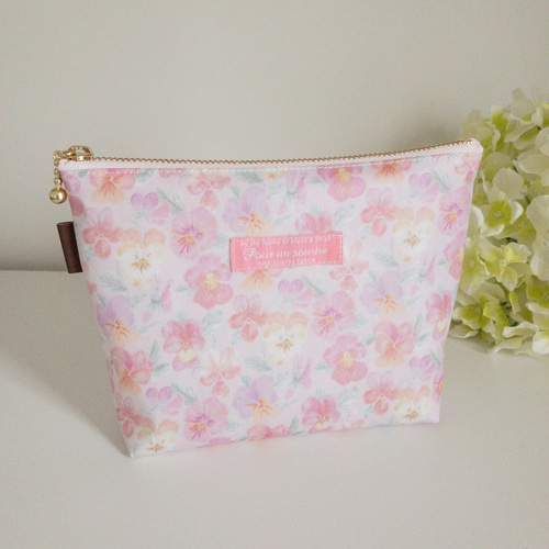 マチつきポーチ（コスメポーチ/サニタリーポーチ）＊リバティ