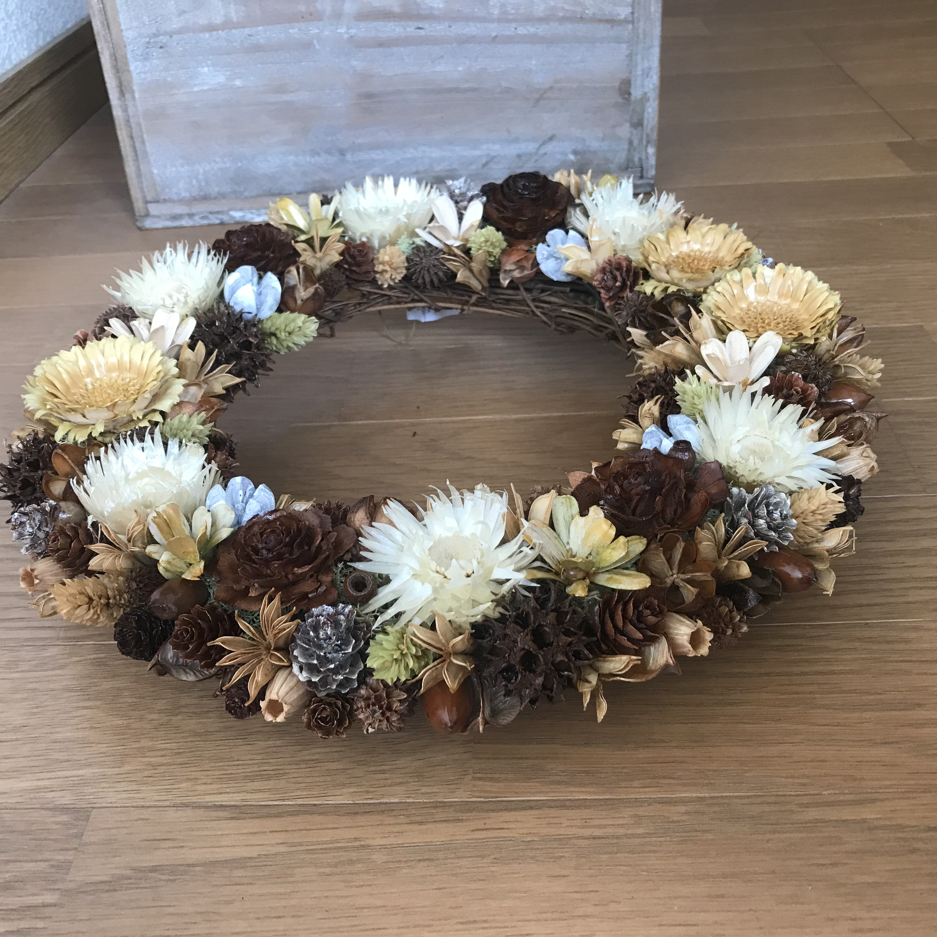 《新作＊父の日ギフト》️オールシーズン飾れる北欧の森のお花と木の実のリース　29cm（1点限定）