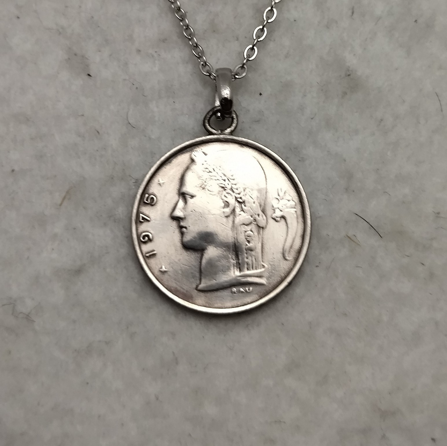 豊穣の女神ケレス ベルギーのコインネックレス ネックレス・ペンダント aotama 通販 17763926｜Creema(クリーマ)