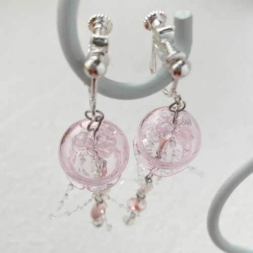 【ぴぴまる】クラゲピアス 楽天市場】【片耳用 クラゲ mini 01 ピアス / イヤリング