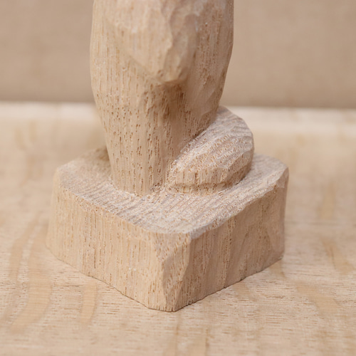 招き猫（左手）木彫り 木製 ネコの置物 インテリア雑貨（木材：タモ