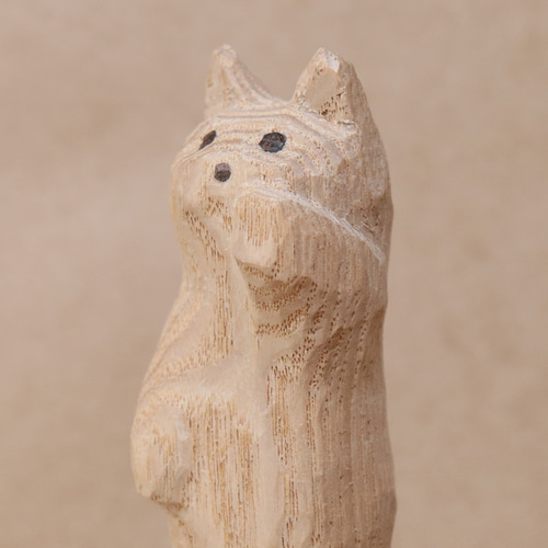 招き猫（左手）木彫り 木製 ネコの置物 インテリア雑貨（木材：タモ