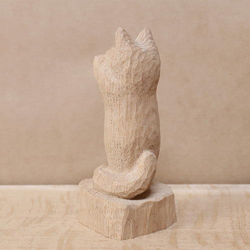 招き猫（左手）木彫り 木製 ネコの置物 インテリア雑貨（木材：タモ