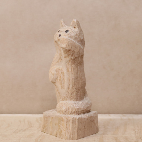 招き猫（左手）木彫り 木製 ネコの置物 インテリア雑貨（木材：タモ