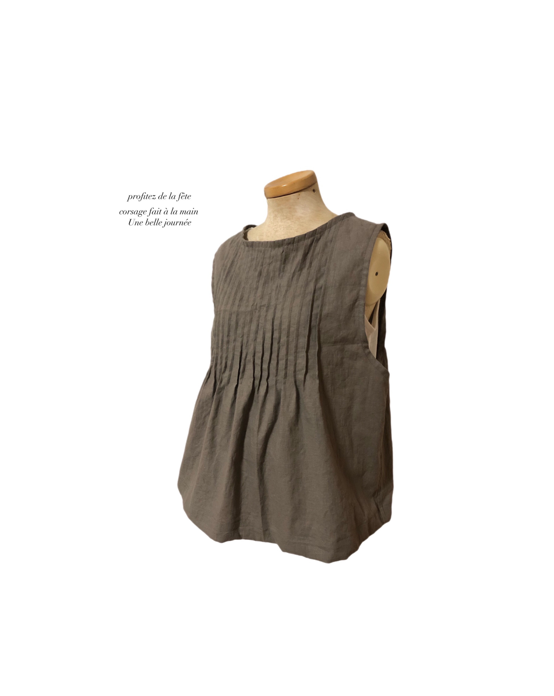 ベスト　タック入り　モカ　リネン