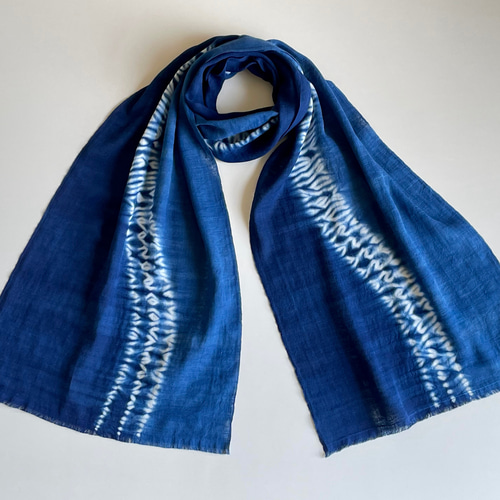 希少✨45R 藍染めストール　藍ガーゼのつぎはぎマフラー　藍職人 45R藍染ミックスのニットストール: GOODS｜45R