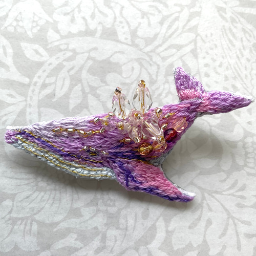 受注生産【花鯨】ビーズ刺繍ブローチ ピンク ブローチ pega 通販 