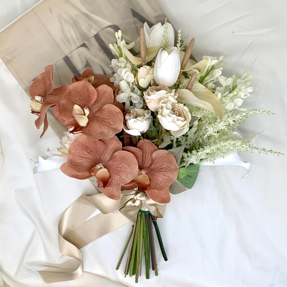 胡蝶蘭♡ニュアンスベージュの韓国風ウェディングブーケ＆ブートニア【アーティフィシャルフラワー/造花ブーケ】 