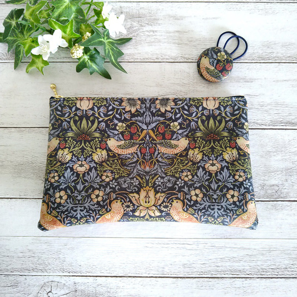 ホビーラホビーレ いちご泥棒 生地 ホビーラホビーレクロスステッチ