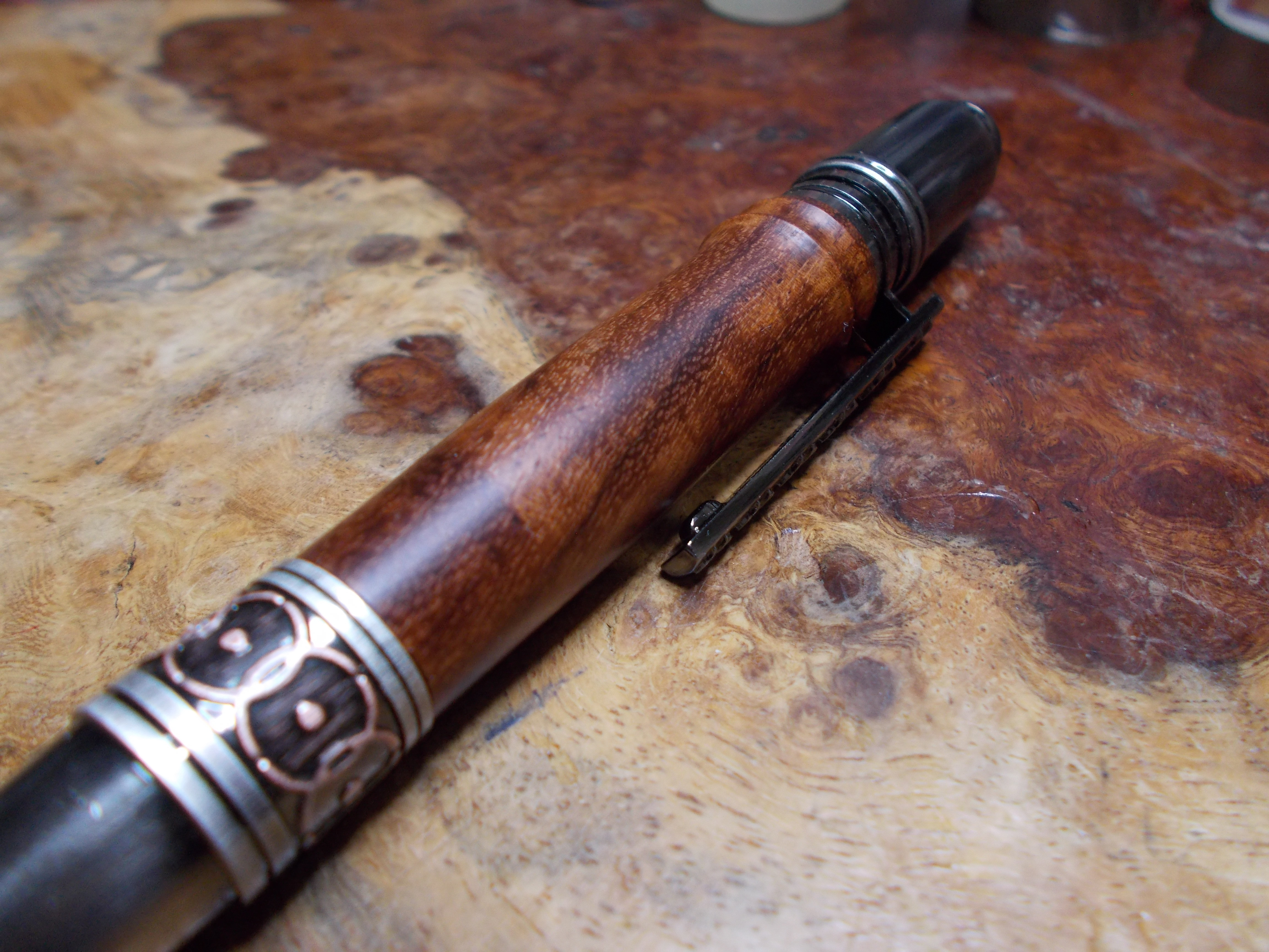 グラナディロのパーカータイプのボールペン  手作り一品物！