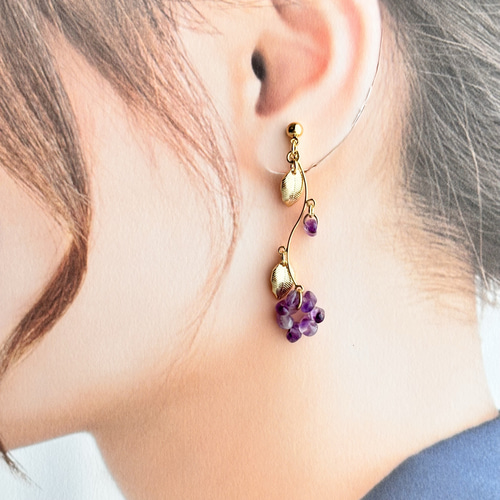 アメジスト】天然石さざれ お花のゆらゆらピアス／イヤリング ピアス