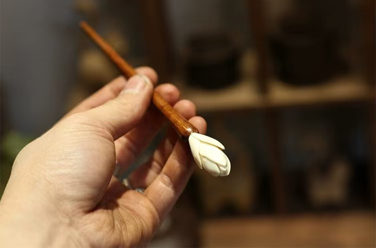 ハンドメイド かんざし 手作り 白木蓮 木簪 黄檀 鹿の角 マジェステ 和装髪飾り ヘアアクセサリー 誕生日 記念日 15,264円