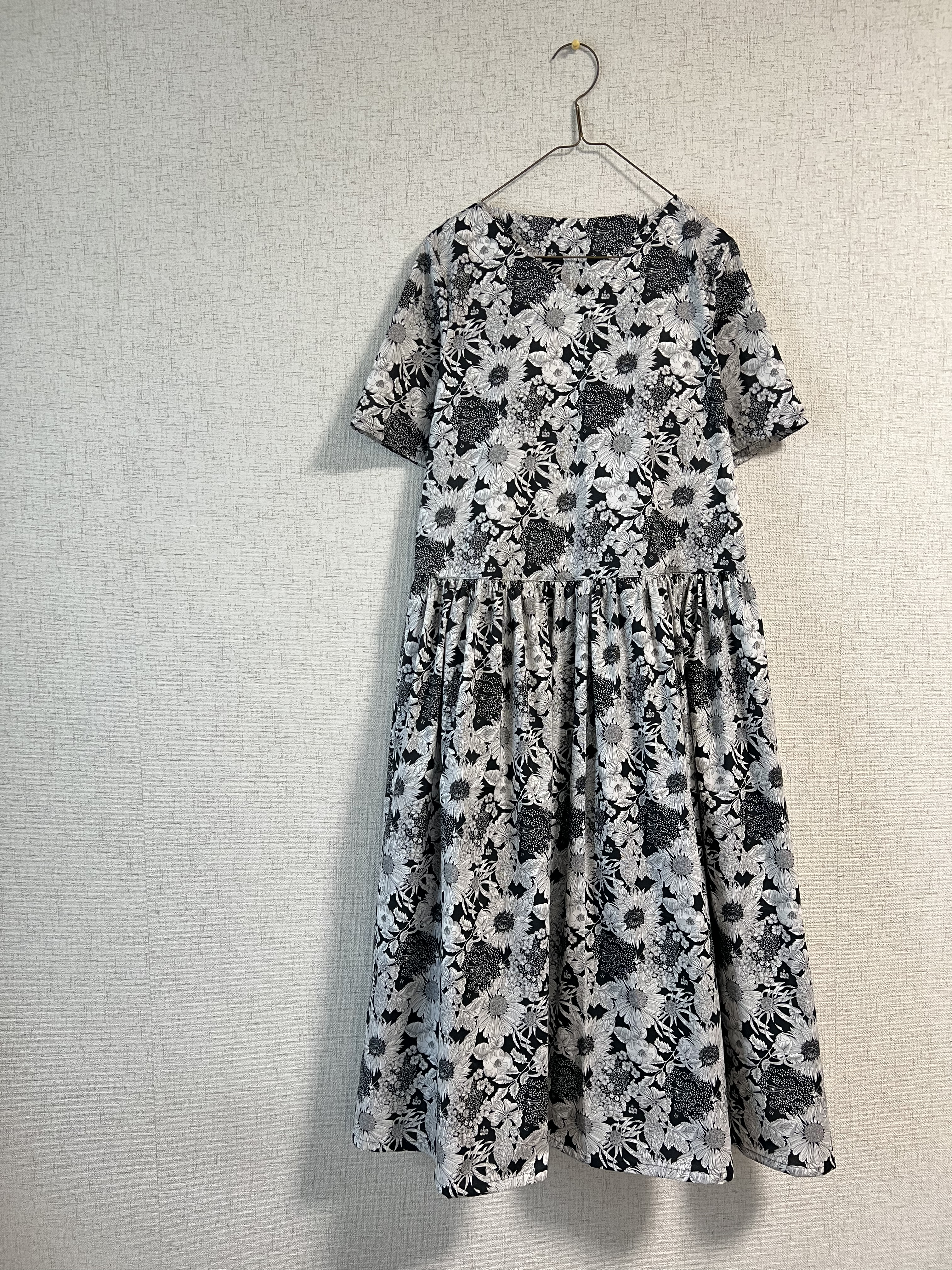 ローウエストワンピース  スゥイムダンクレア　Vネック