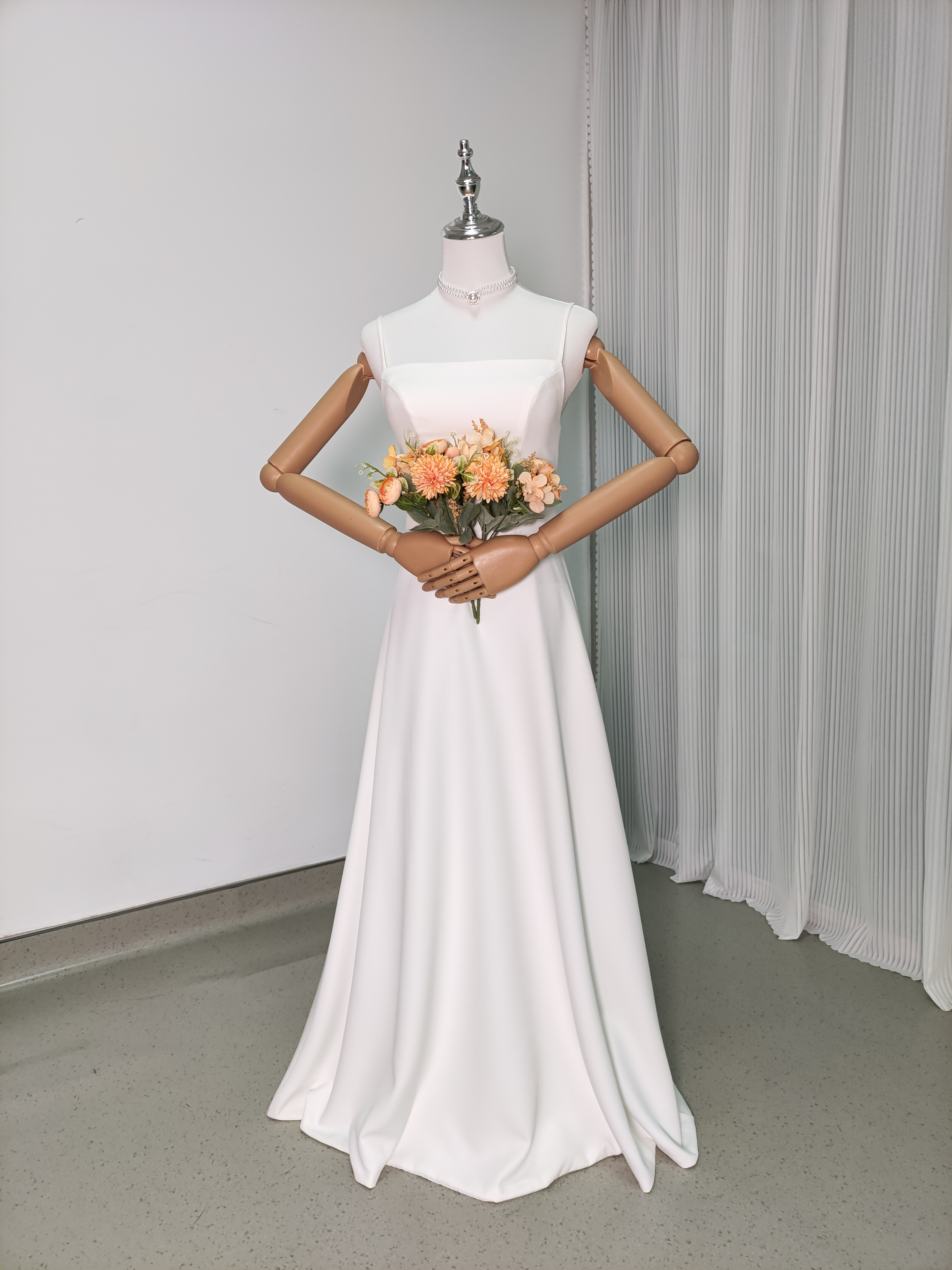 送料無料！パーティードレス キャミソール クレープ生地 背中見せ スレンダーライン  前撮り