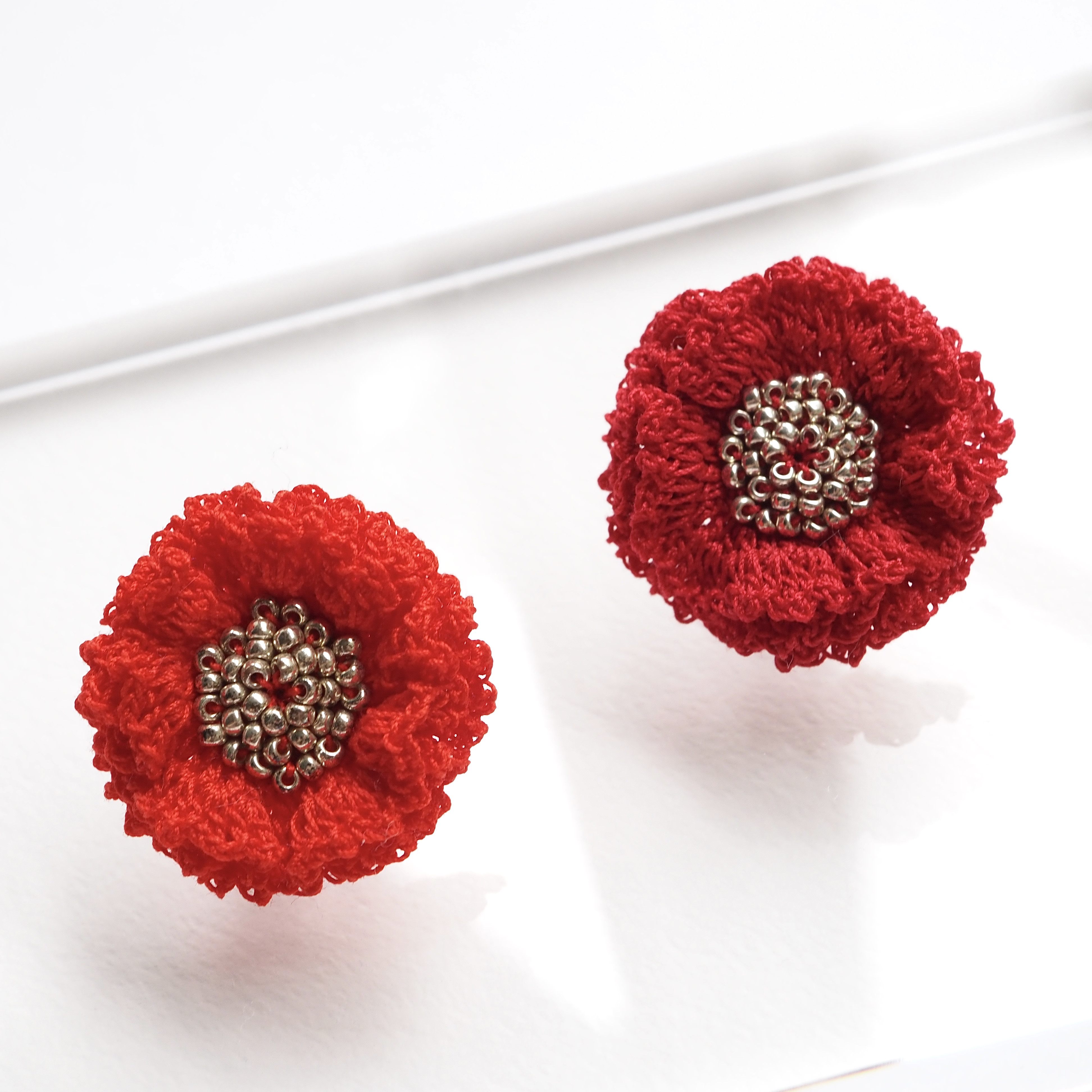 お花ピアス/イヤリング　赤