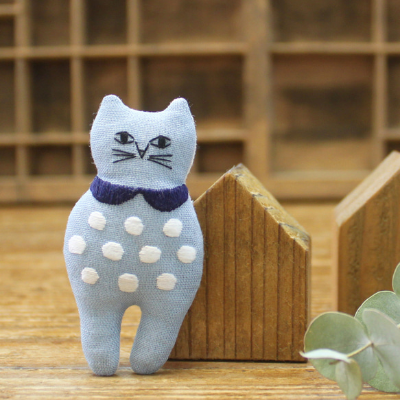 再入荷！人気商品！『 刺しゅうキット nekogao 刺繍ブローチ 猫さん
