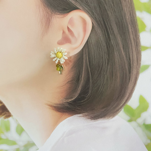 カモミール】フラワーピアス/イヤリング 〈カミツレ〉 ピアス（その他 