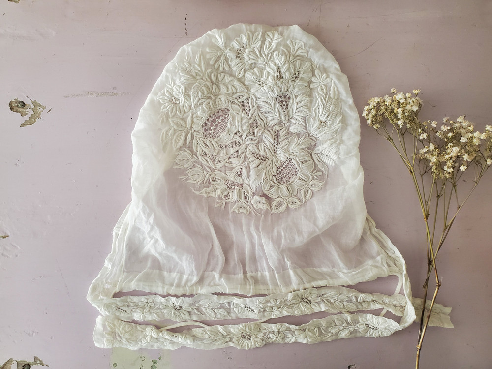 フランスアンティーク 白糸刺繍の小さなボネ レース Mon Atelier