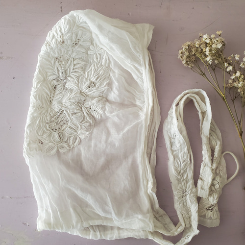 アンティーク　ボネ フランスアンティーク 白糸刺繍の小さなボネ レース Mon Atelier