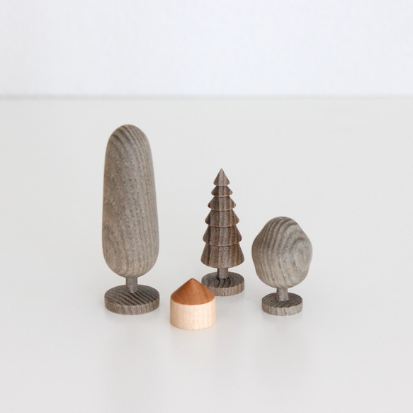 木の置物　夏　 3枚目の画像