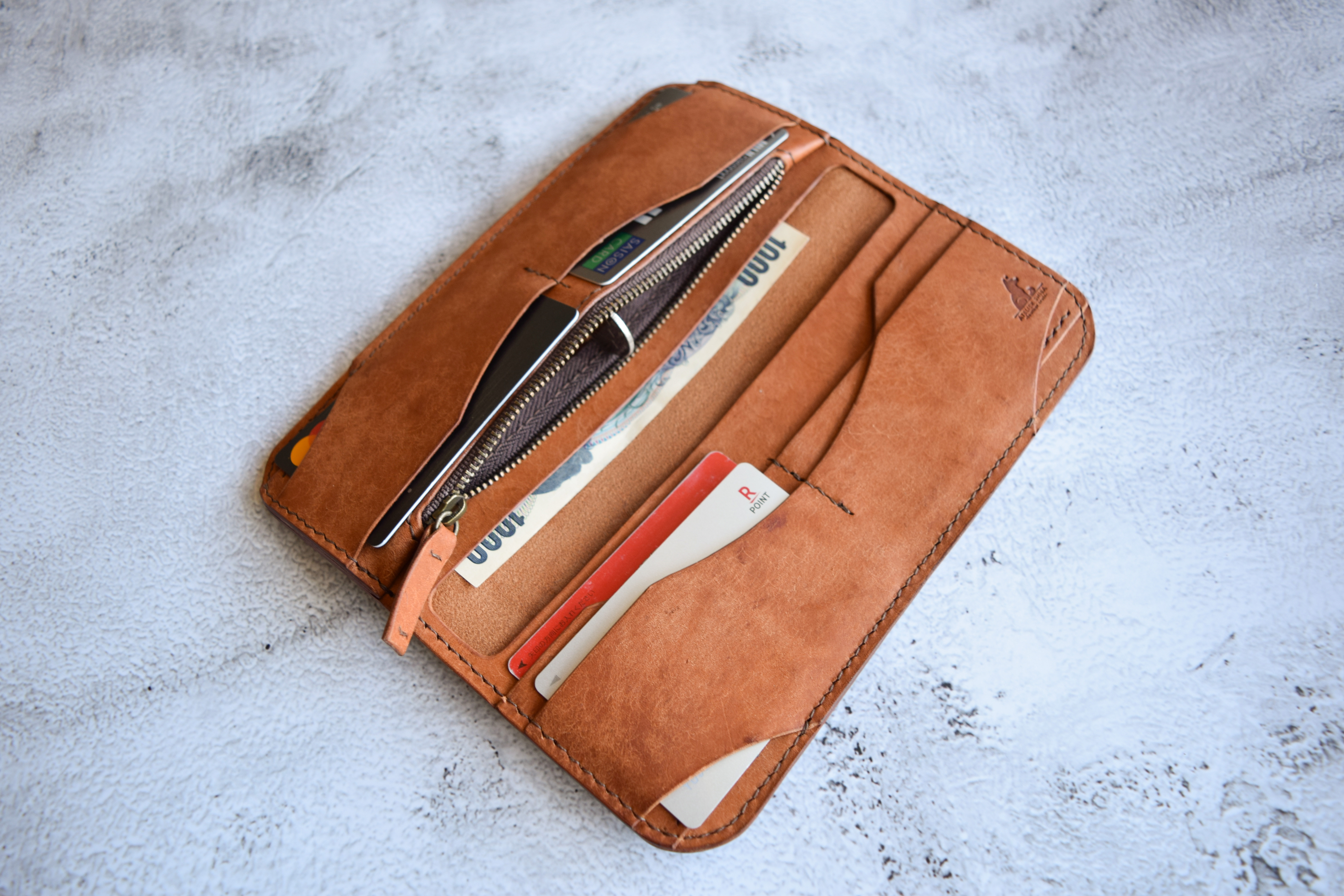 スリム薄型長財布　本革　ｲﾀﾘｱﾝﾚｻﾞｰ　Brown　ブラウン